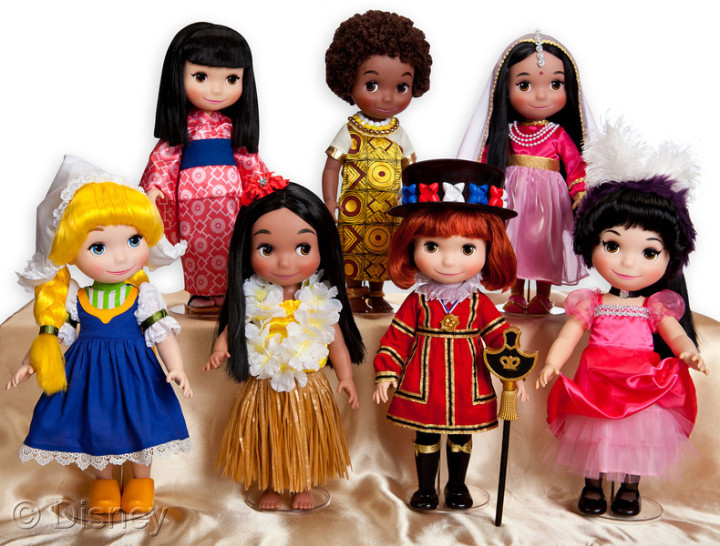 Disney Its A Small World Doll Collection Disneydozen Holiday Shopping List 2013